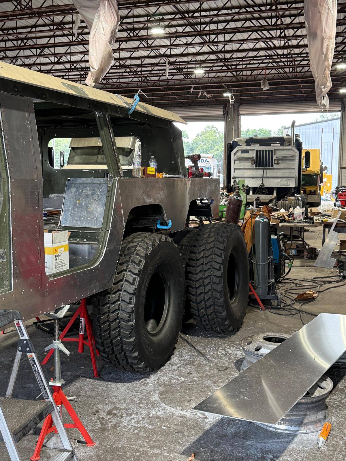 HMMWV World Expedition 6×6 - Image 18