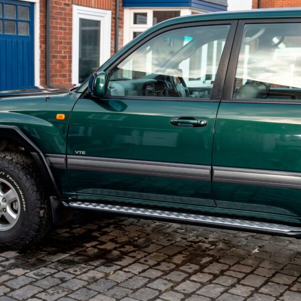 Side Step with Bush Bar for Toyota Land Cruiser LC105 1998-2007