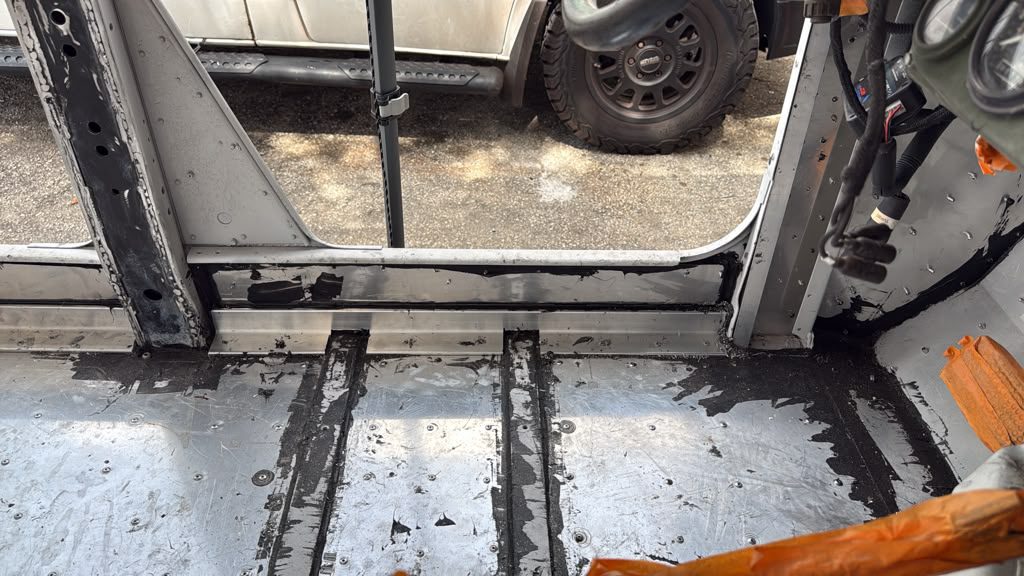 5 mm Aluminum Floor Reinforcement Kit - Universal HMMWV and Hummer - Image 16